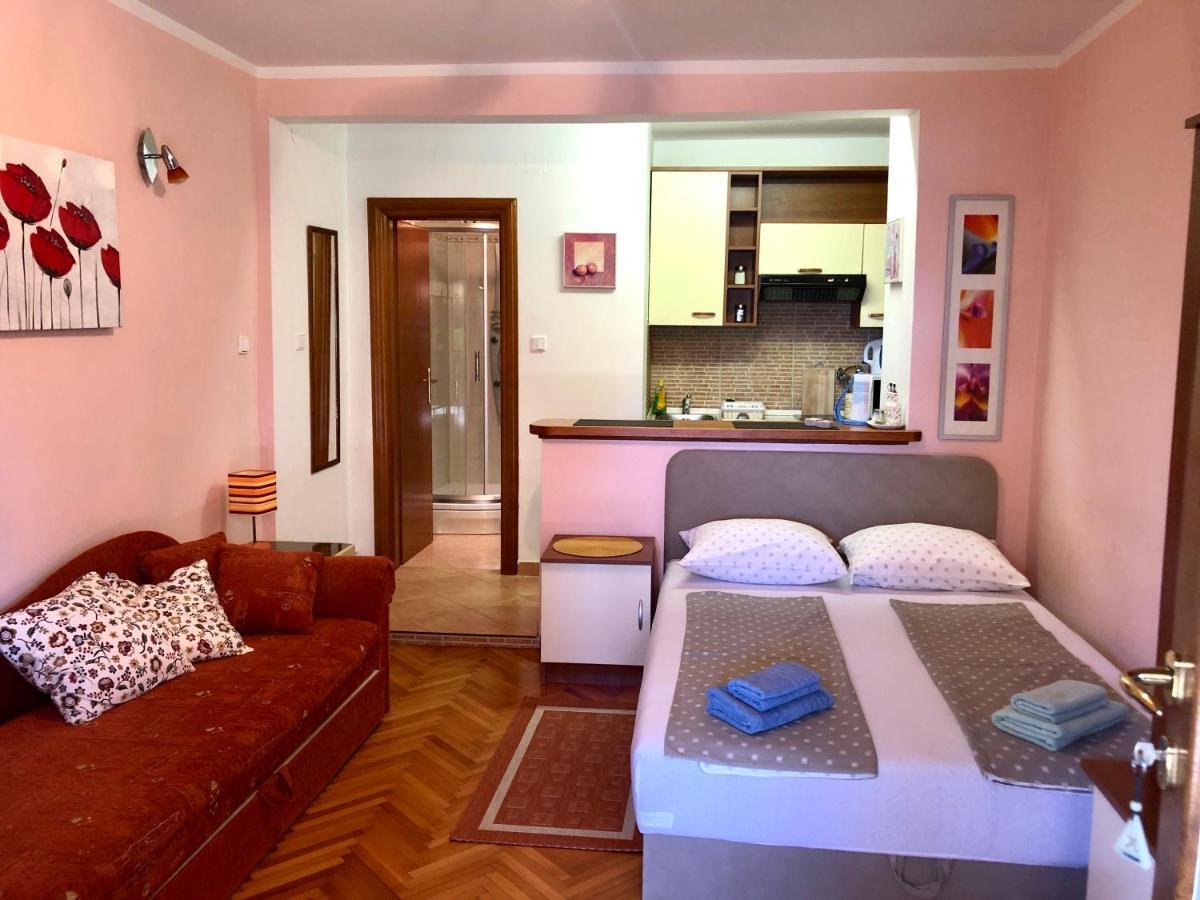 Studio Apartman Sanja Zlobin ภายนอก รูปภาพ
